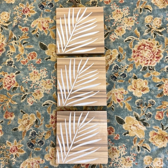 Palm leaf Mini Wooden Laser Cut Wall Decor Display - Three Piece Brown/W… - Picture 6 of 15